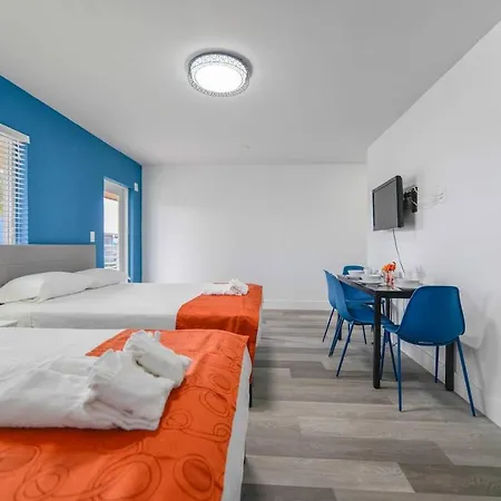 Fantastic 1 Bedroom With Pool Steps From The Beach #43